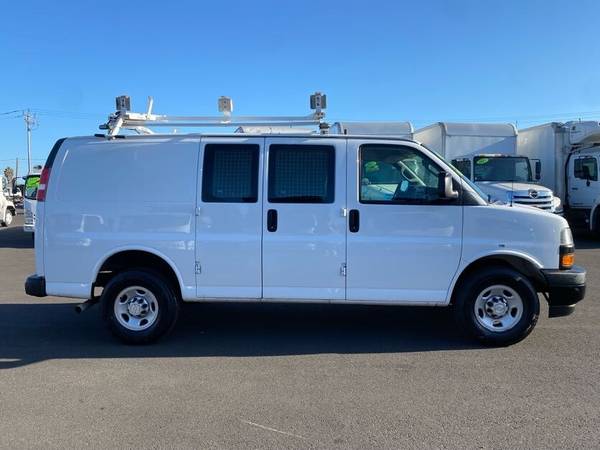 2018 Chevrolet Express G2500 - Photo 8