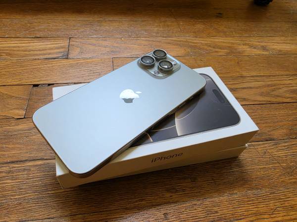 🔥 iPhone 16 Pro Max 256GB – Titanium Silver 🔥 - cell phones - by