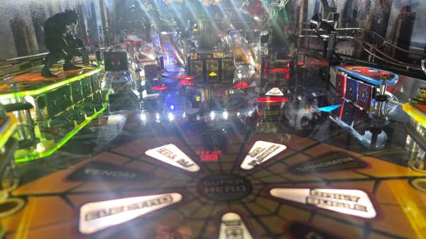 Spiderman Vault Edition Pinball Machine 1