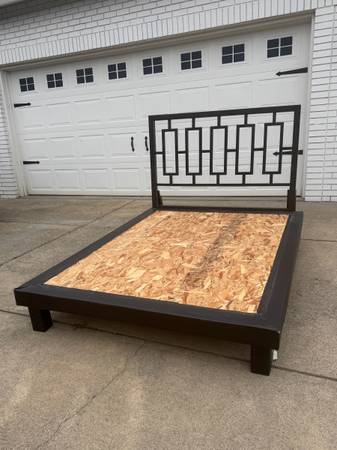Queen or Full size platform bed 1