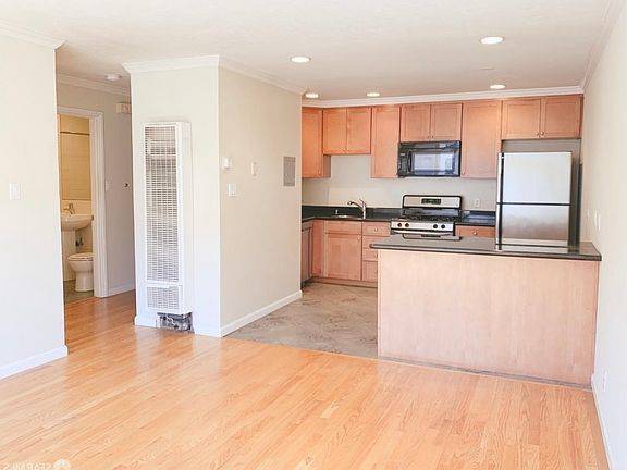 $917 / 1br - Updated Charm One Bedroom Apartment Near Shops (morgan hill)63889098544641120