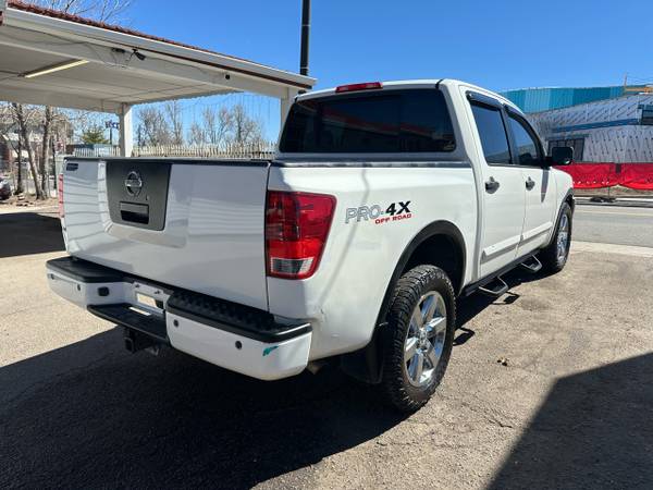2010 Nissan Titan 4WD Crew