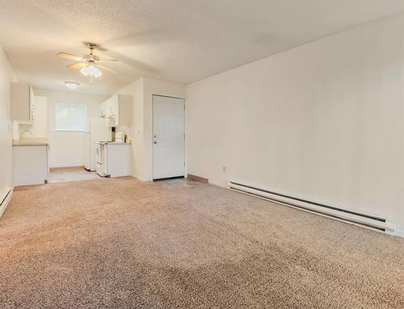 $1,450 / 2br - Central Tigard 2B! High-Speed Internet, Onsite Maintenance, Fireplace (Portland)63914738468227121