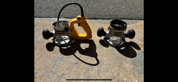 DeWalt D-Handle & Fixed Router Bases (DW6183 / DW6184) 1