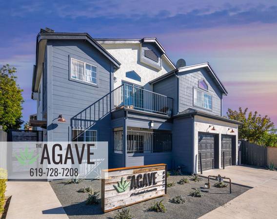 $2,695 / 2br - Stylish Two Bedroom - In Home Washer/Dryer - Gated w Intercom System (San Diego)63865815331203120