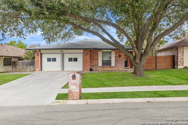 3 Bedroom Home + Pool 1