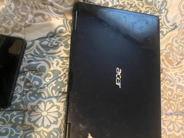 4 great ASUS laptops, with power supply. 1
