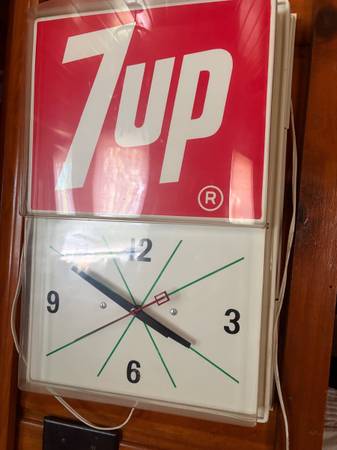 7 UP  Clock 1