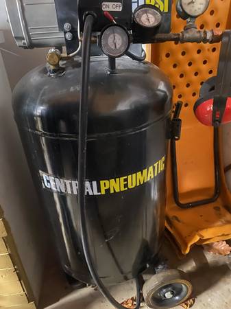 Central pneumatic air compressor 1
