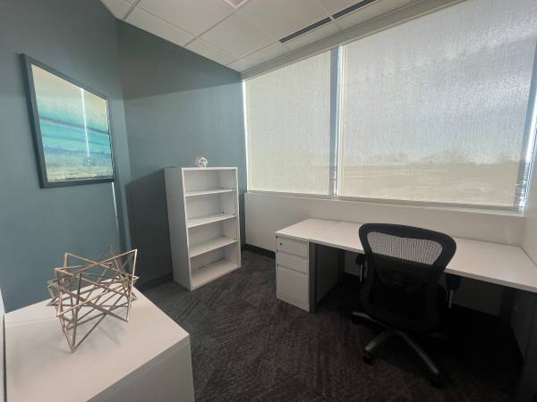 Show Off Your Vibes — claim Office 248 in Davenport today! ✨💼🚀 1