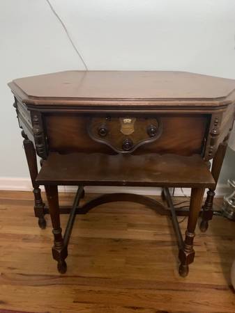 Secret Hidden Radio 1920’s Atwater Kent Table Radio …great condition 1