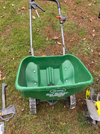 Spreaders 1