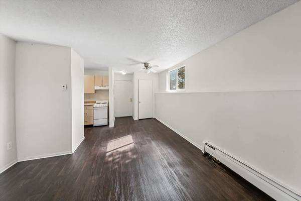 Affordable 2 BR-Live Between Mountains & Downtown! 1