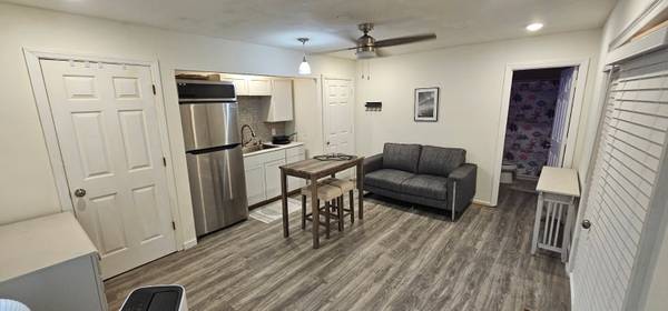 E. Brainerd,/Hamilton Private entrance suite 1