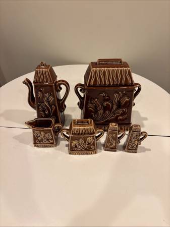 TEAPOT COFFEE  CERAMIC GLAZED SERVING SET WITH SOLT-PEPPER SHAKERS 1
