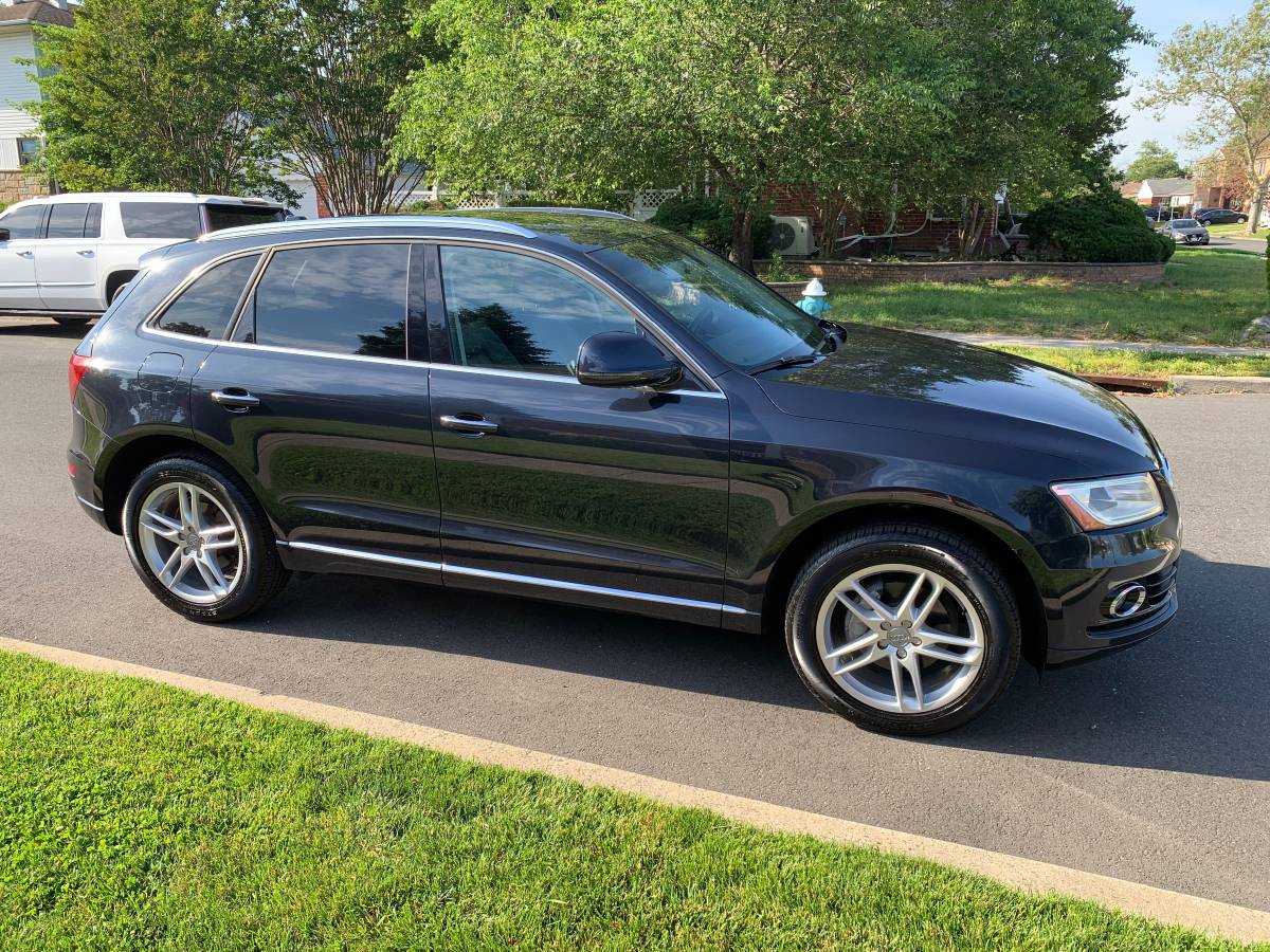 2017 Audi Q5 Premium + 2.0t Quattro Sports Utility * Mint *