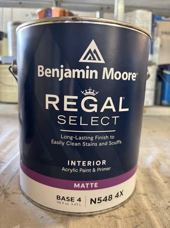 Benjamin Moore Premium Paint 1