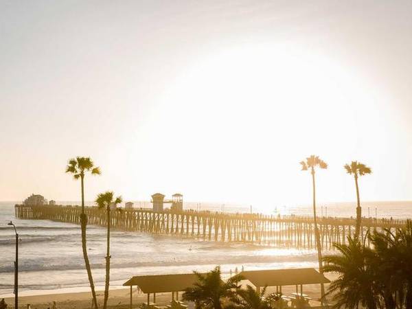 $4,336 / 2br - 1017ft2 - Two Lounge areas with firepits, Game area with artificial turf (Downtown Oceanside)63663888948609120