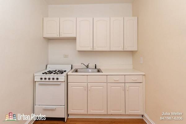 $1,350 / 400ft2 - $300 OFF FIRST MONTH'S RENT! Phenomenal Studio, 1 Bath in Lakeview (Lakeview)63918294696579122