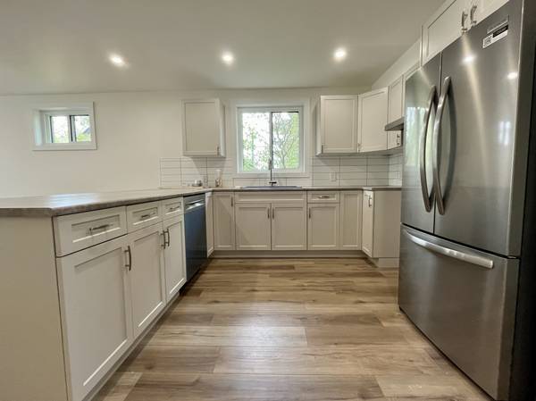 Main Floor - 34 Hodge St Thunder Bay ON P7B 4H1 1