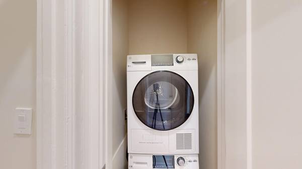$3,245 / 1br - 441ft2 - Acogedor departamento de 1 habitación en Nob Hill! Unidad #37 (nob hill)63668061561475124