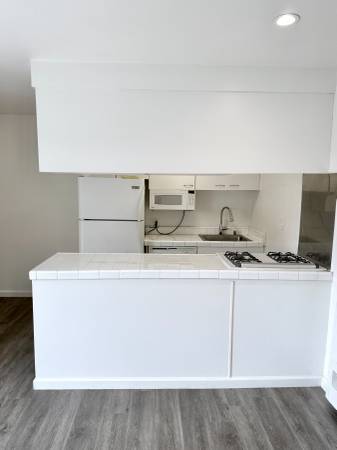 $2,040 / 1br - 750ft2 - MOVE-IN SPECIAL BEL-AIR/BRENTWOOD Remodeled 1BR+1BA, Balcony, AC, Pool (BEL-AIR / UCLA / BRENTWOOD)63701054180355122