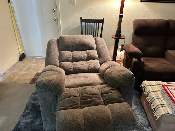 Recliner rocker - $125 (Santa Fe)