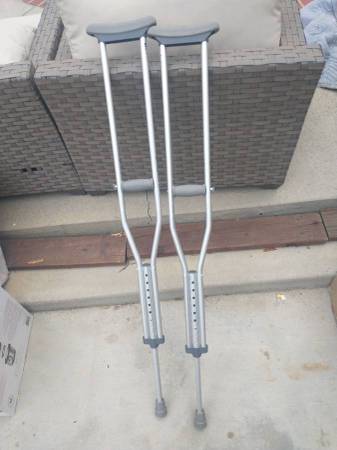 Adult Aluminum Adjustable Height Crutches For Persons 5'2" To 5'10" - $15 (Henderson - By Owner)