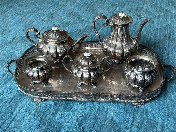 Sillverplate tea set 1