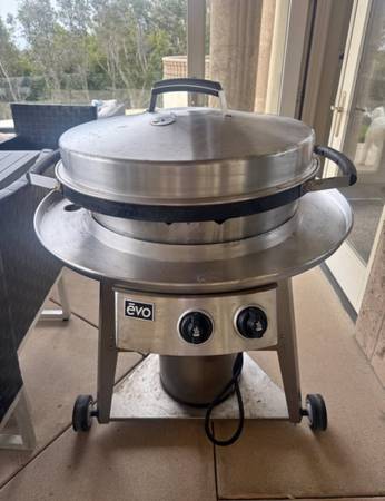 Evo Professional 30” Propane Flattop Grill with Wheeled Cart 1