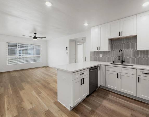$2,495 / 1br - Elegante apartamento de 1 dormitorio | Mascotas bienvenidas - Armarios grandes y despensa (Golden Hill)63878361673217123