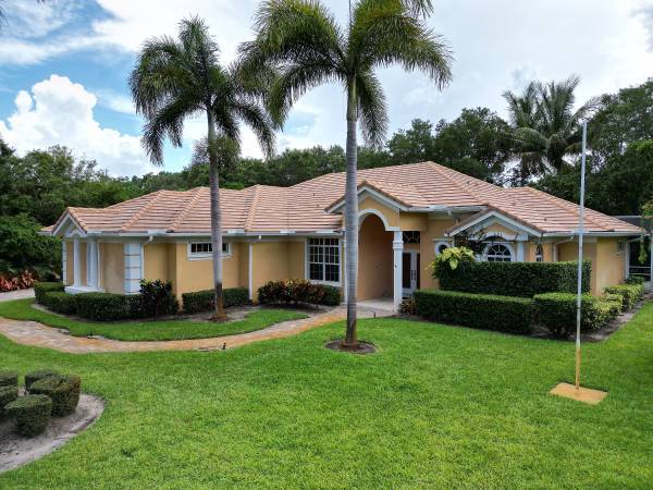 $1,190,000 / 4br - 2780ft2 - 4 Bedrms, 3+ baths, 3 car garage, Pool (Rocky Point, Stuart)63983675040258120