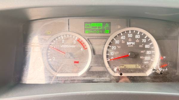 2012 Isuzu NPR-HD 16' - Photo 5