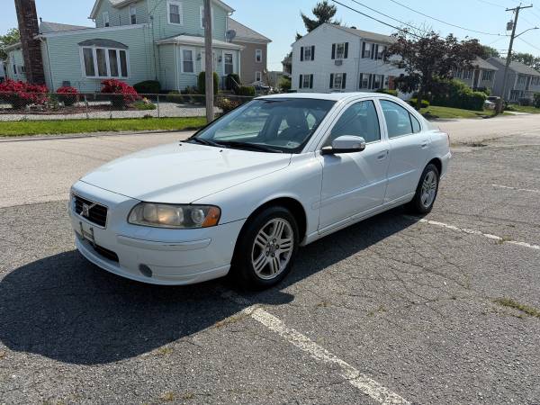 2009 Volvo S60 - $2,90063615768156547120