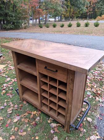 Bar table wormwood design 1