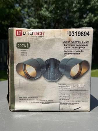UtiliTech #0319894 Switch-Controlled Outdoor Security "Flood" Light 1