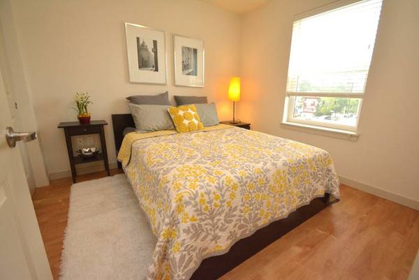 $1,395 / 1br - FALL In Love With This Unit at The Daveneaux! (NE Portland, NE Couch, Laurelhurst, Buckman)63914855105923123