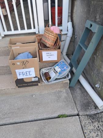 CURB ALERT Free Stuff 1