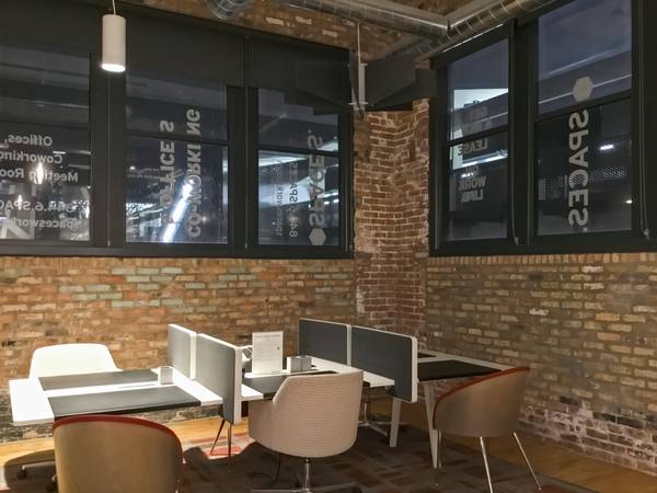 Touchdown → WORK → take-off | coworking desks 1
