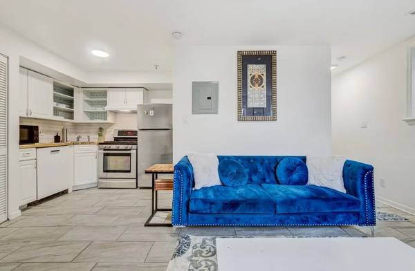 Walker's Paradise...1bed/1bath...Capitol Hill $1999 1