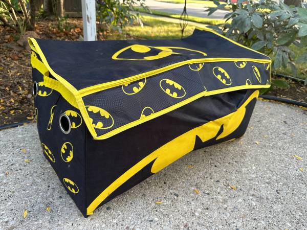 Batman Soft Collapsible Storage/Toy Box Trunk Huge 30" x 15" - $10 (Waukesha)63470635595009121