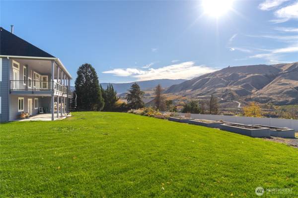 Daylight rambler on over an acre!!! 1