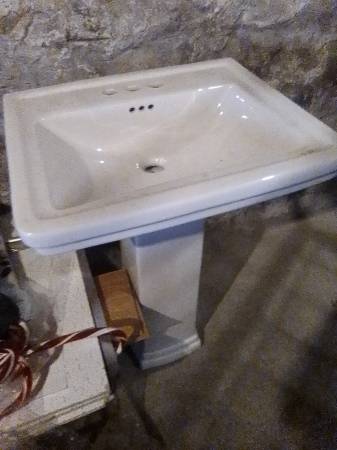 Like new pedal stool sink 1