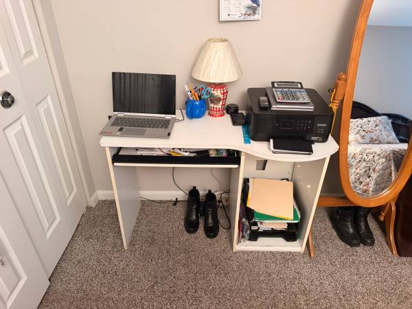 White Computer Desk 1