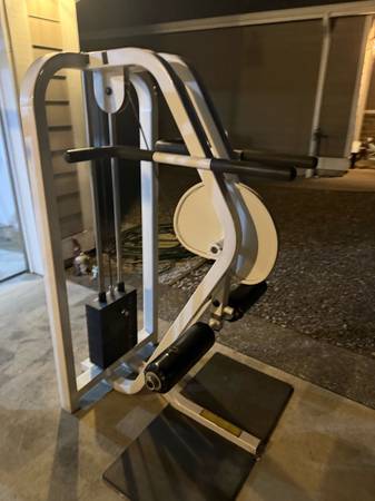 Maxicam multi hip machine 1