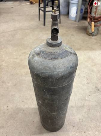 Acetylene tank 1