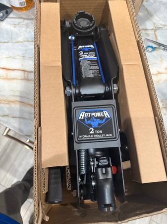 2.5ton floor jack 1