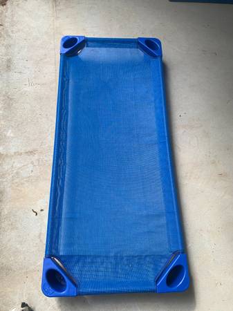 Stackable Kiddie Cot 1