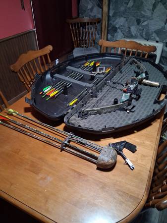 PSE MOHAVE compound bow 1