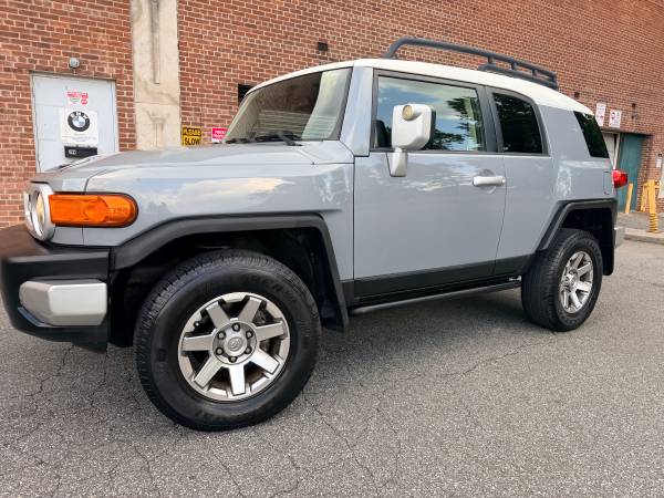 2014 Toyota FJ CRUISER‼️1 OWNER‼️77K